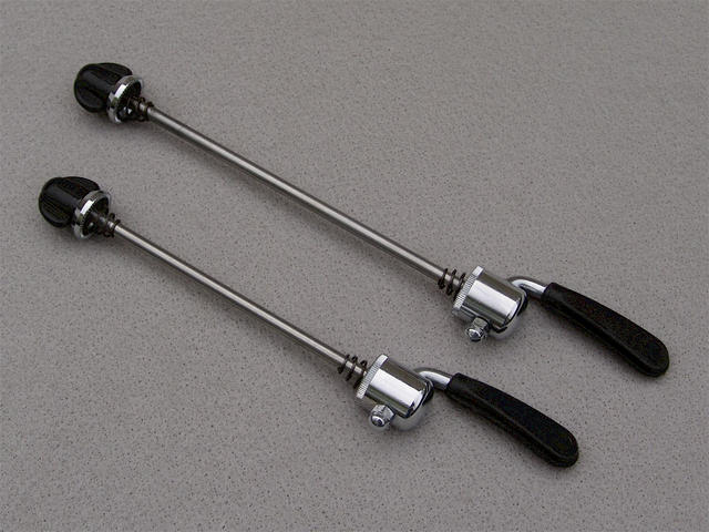 <------------------ SOLD ------------------> Simplex SLJ 3607 quick release mechanisms (NOS)