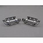 <------------------ SOLD ------------------> Atom 700 C pedals - Chromed cages (NOS)