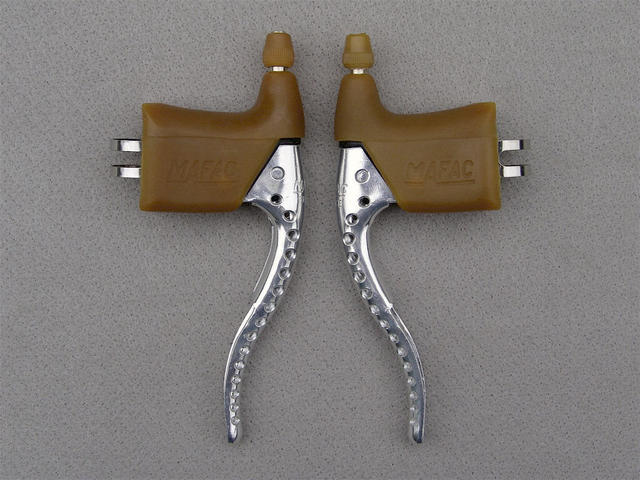 <------------------ SOLD ------------------> MAFAC 419 brake levers - composite bodies - post 1979 (NOS)