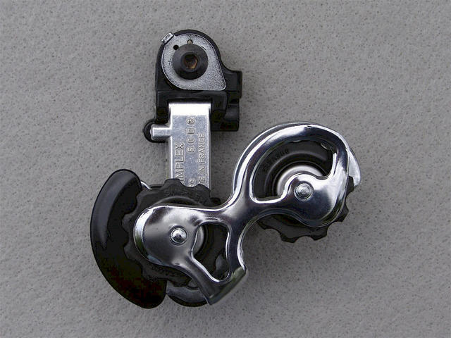 <------------------ SOLD ------------------> Simplex LJ 1000 T/SP rear derailleur (NOS)