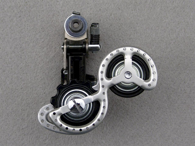 <------------------ SOLD ------------------> Huret Success Titanium rear derailleur (UNUSED / BLEM)