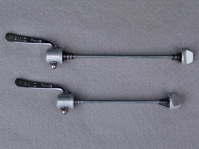 <------------------ SOLD ------------------> MAVIC 500/550 RD QR mechanisms - alloy end caps (USED)