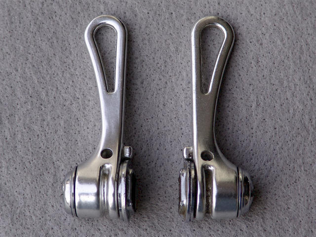 <------------------ SOLD ------------------> MAVIC 820 shift levers - retrofriction design (USED)