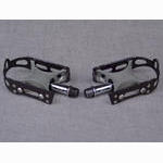 <------------------ SOLD ------------------> WEYLESS pedals - "road" profile cages (USED)