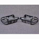 <------------------ SOLD ------------------> WEYLESS pedals - "tour" profile cages (USED)