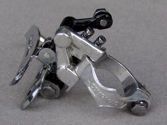 <------------------ SOLD ------------------> Campagnolo Super Record 1052/SR front derailleur - post 1981 (USED)