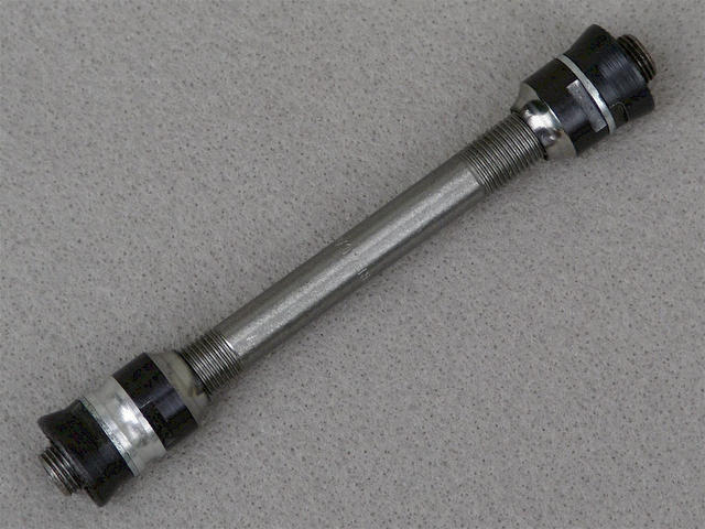 <------------------ SOLD ------------------> Campagnolo Record rear axle assembly (USED)