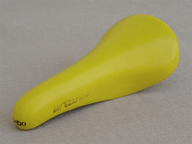 <------------------ SOLD ------------------> Selle Italia Turbo saddle - chromed steel rails - circa 1986 