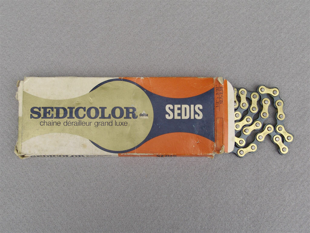 <------------------ SOLD ------------------> Sedicolor 4DG chain - pre Sedisport design - Gold / Black color (NOS / NIB)